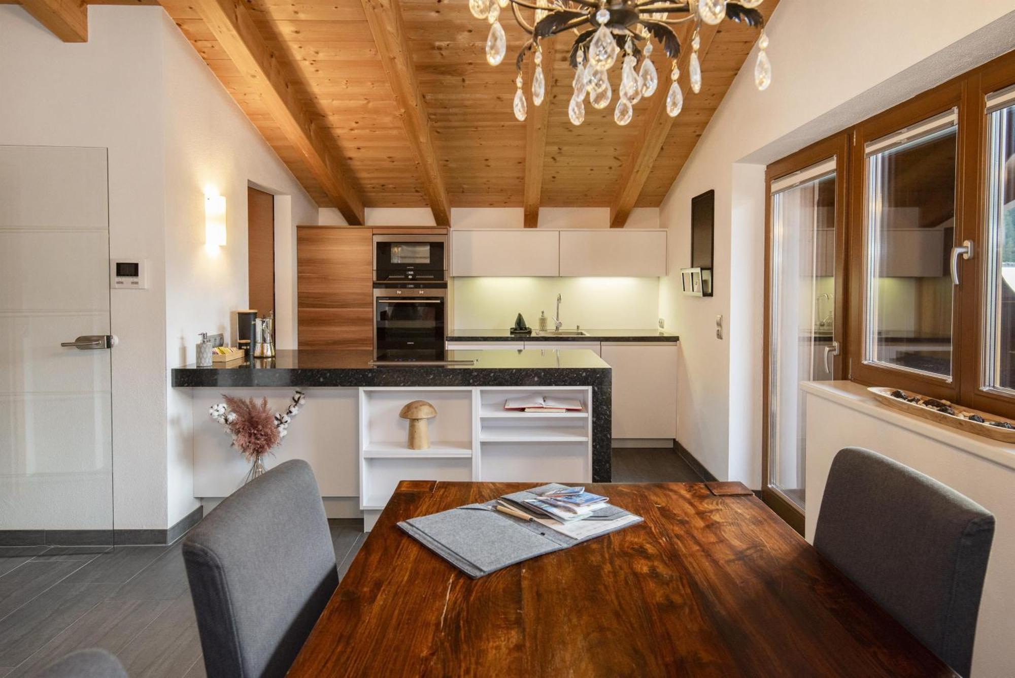 Natural Deluxe Apartments Алпбах Екстериор снимка