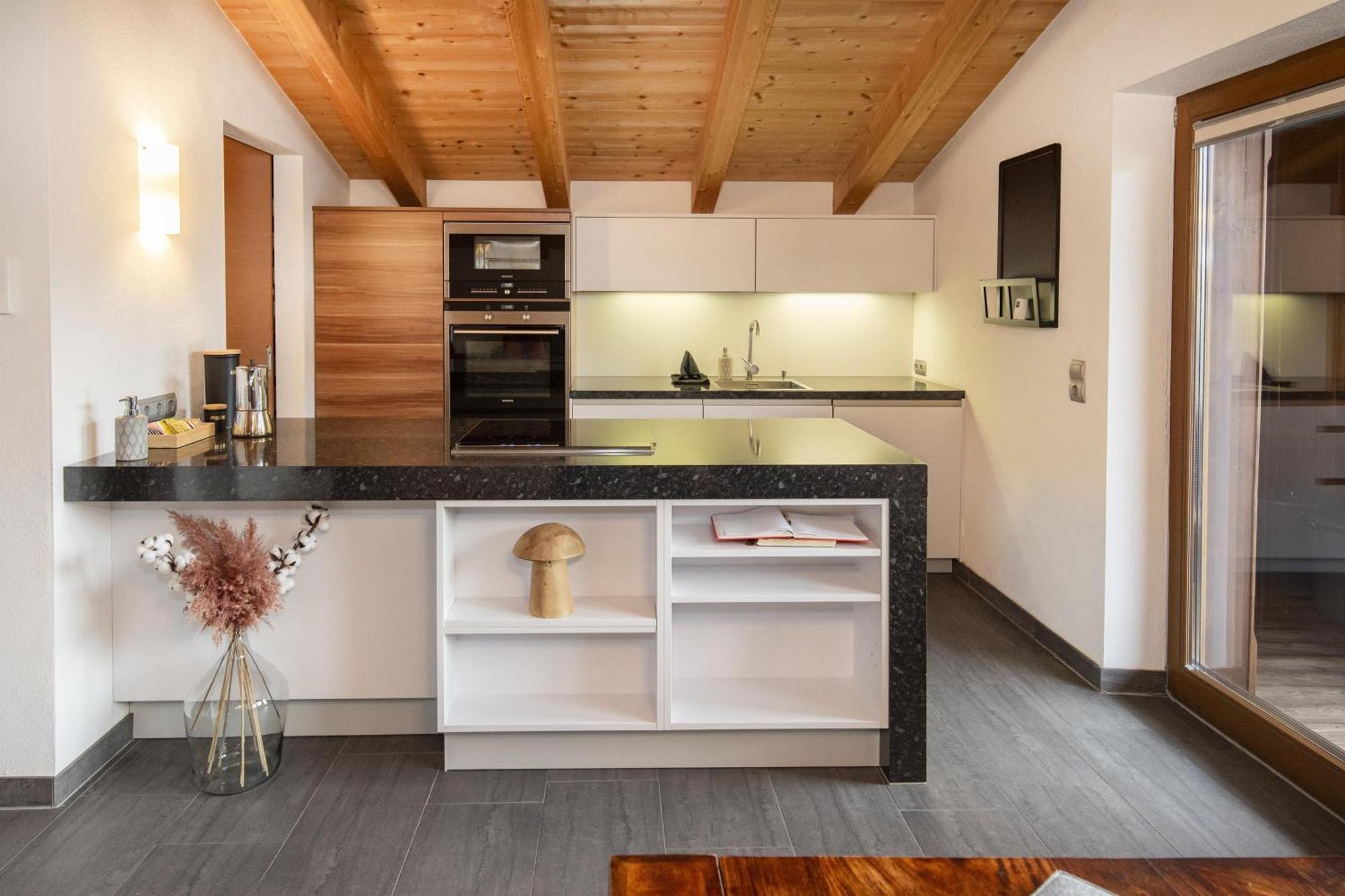 Natural Deluxe Apartments Алпбах Екстериор снимка